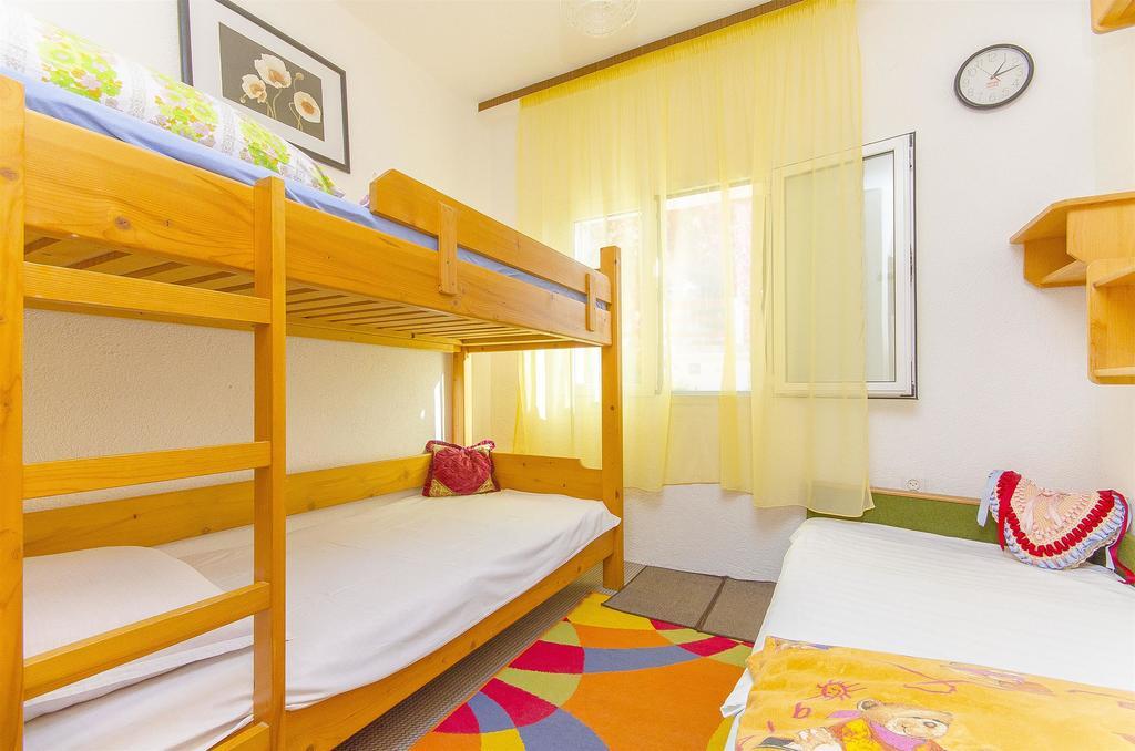 Apartments Pera Ražanj Eksteriør billede